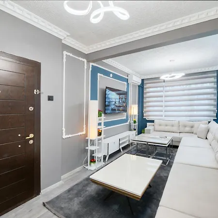 Blue White House Daire *