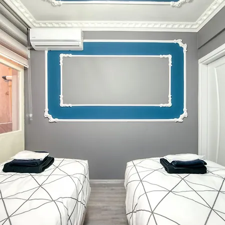 Blue White House * Istanboel